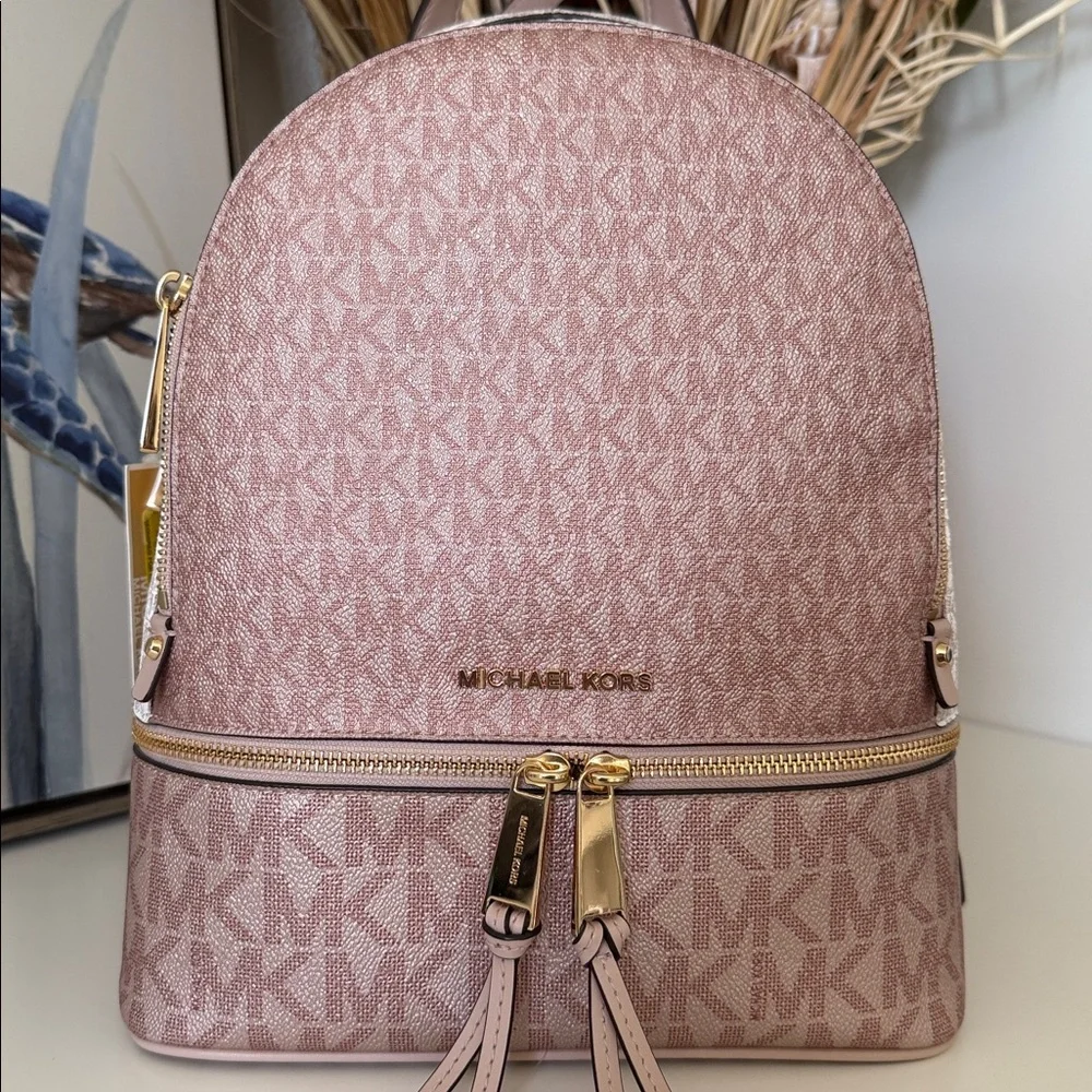 NWT🫦Michael Kors Rhea Zip Medium Color-block Logo Backpack  One Size